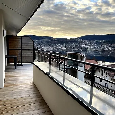 Neuf Vue 6/8pers Apartament
