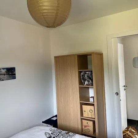 Neuf Vue 6/8pers Apartament